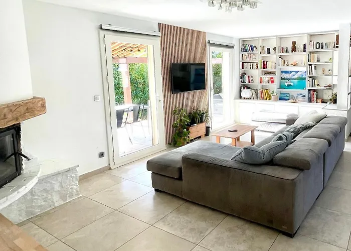 Holiday home Maison Almanarre *